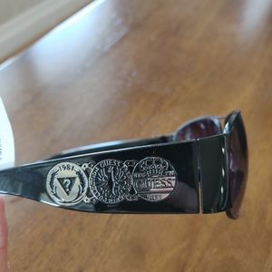 Guess unisex sunglasses